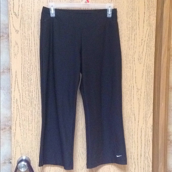 Nike Pants - Nike capris